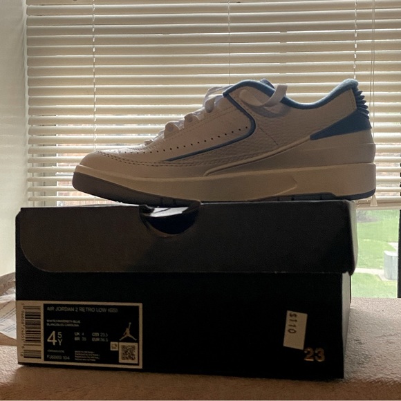 Air Jordan 2 Retro Low Sneakers